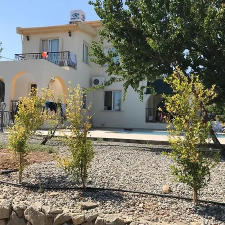 Alsancak Girne Apartmán *